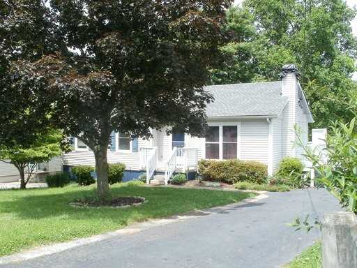 6220 Newport Dr - Photo 2 of 21