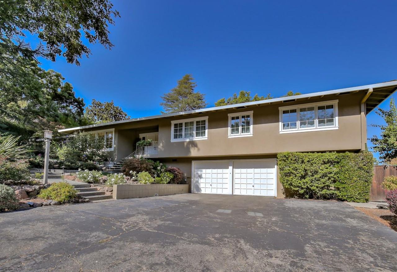 1010 Continental Dr - Photo 2 of 27