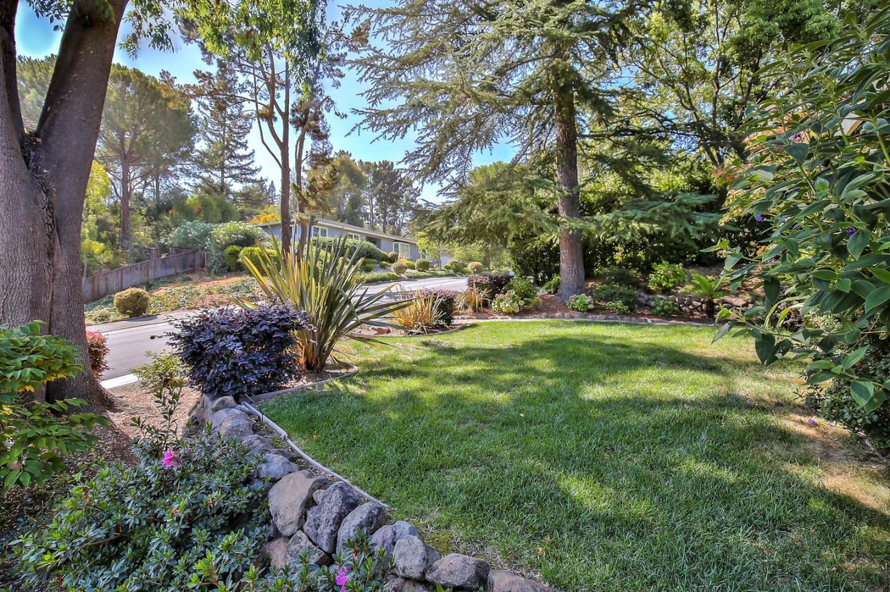 1010 Continental Dr - Photo 3 of 27