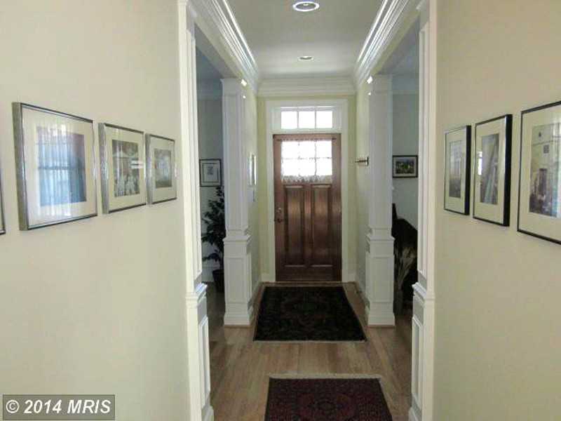 2034 N Taylor St - Photo 2 of 10