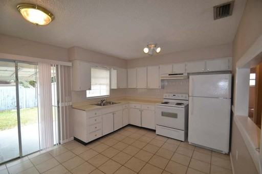 4117 E Okara Rd - Photo 3 of 10