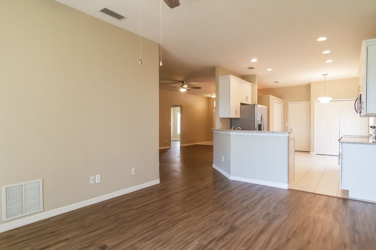 2098 Maeve Cir - Photo 3 of 22