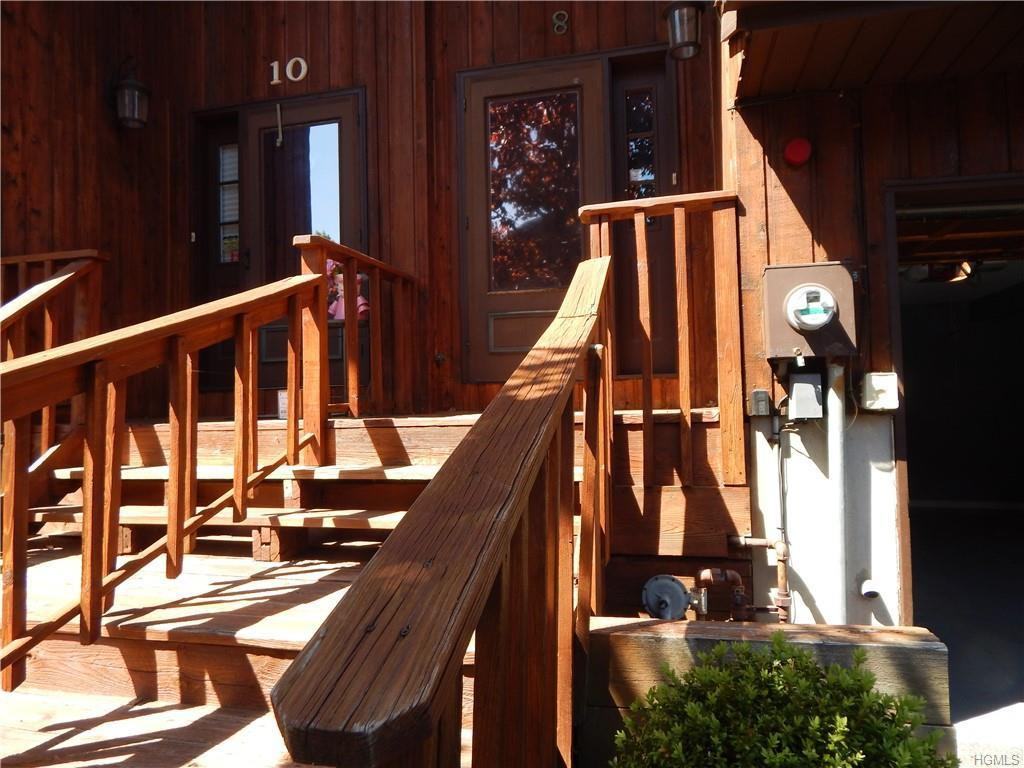 8 Omni Ct - Photo 2 of 24