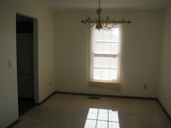 8245 Snowhill Ct - Photo 3 of 10