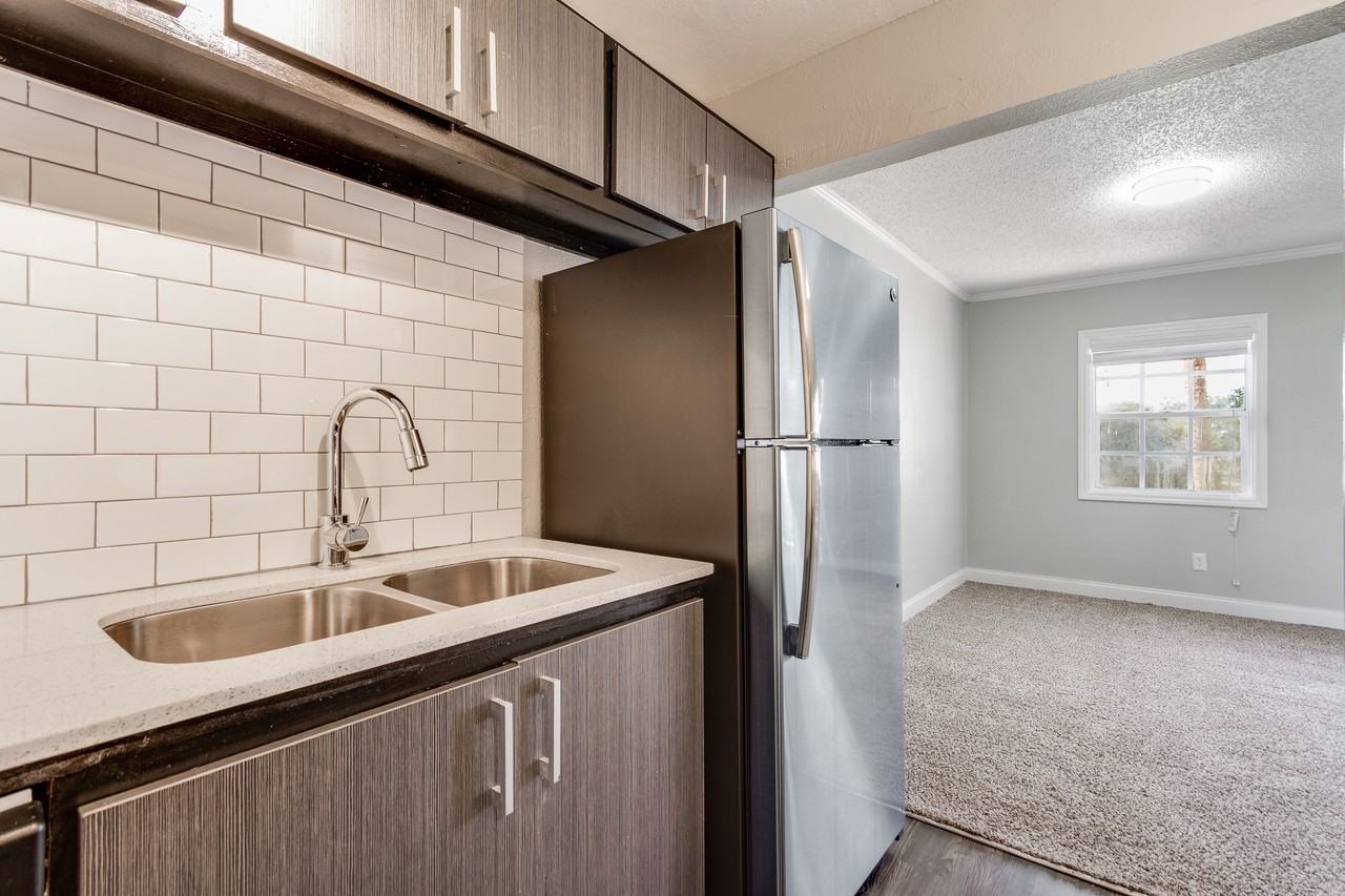 Palmetto at East Mil - Photo 2 of 9