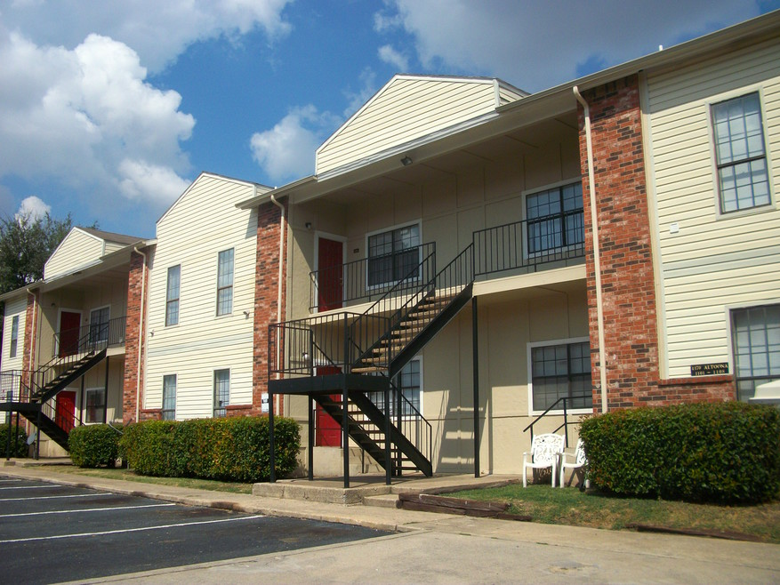 Tesoro at 12 - Photo 2 of 7