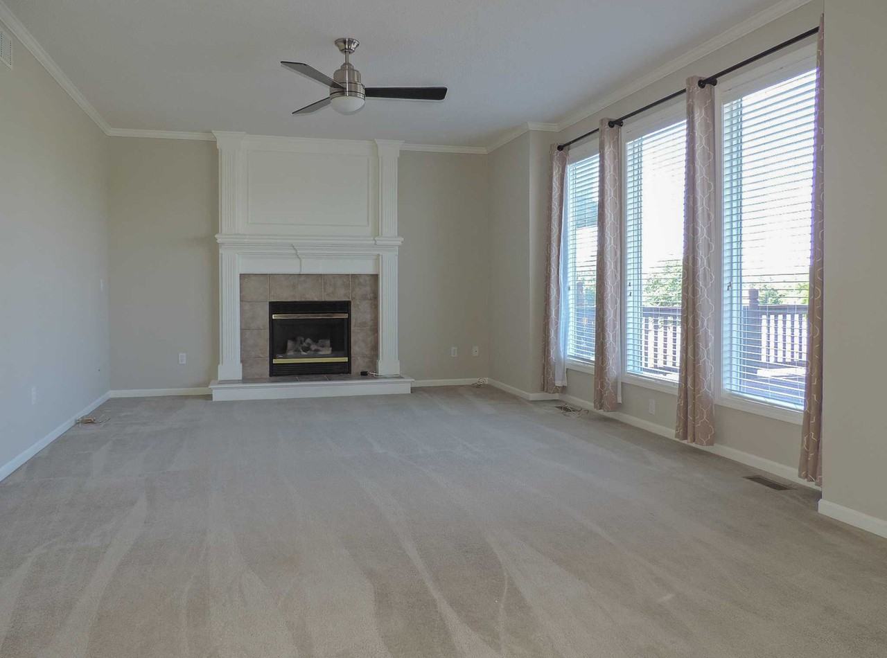 13713 Parkhill - Photo 2 of 10