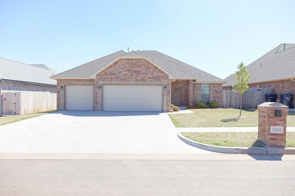 12604 NW 6th St - Photo 2 of 29