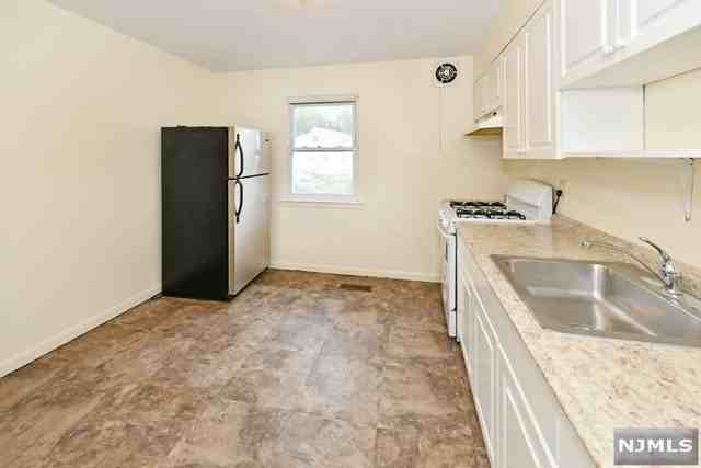 10 Engle St - Photo 2 of 13