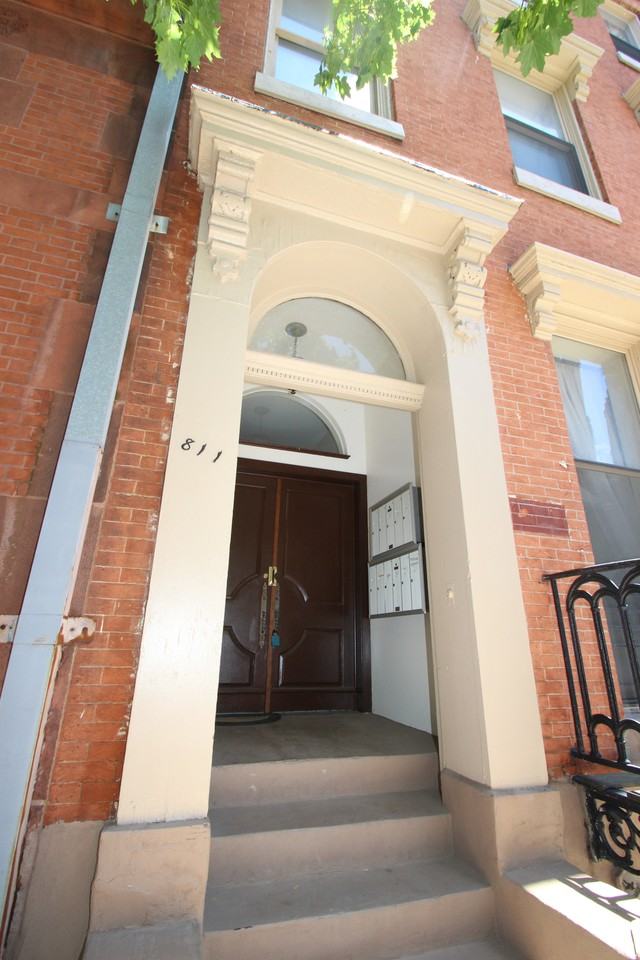 811 Park Avenue #7 - Photo 2 of 10