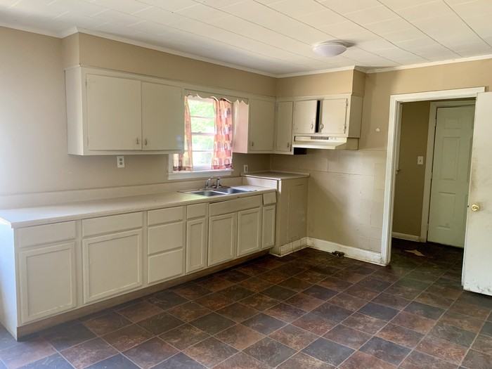 307 Byrd Street - Photo 3 of 9