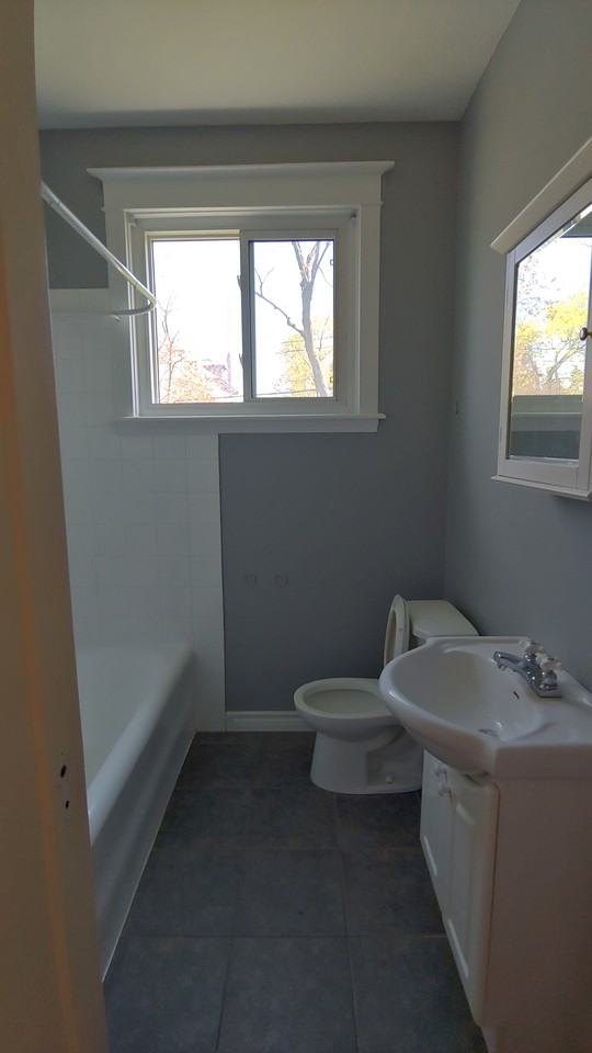 54 Dufferin Avenue #1 - Photo 3 of 8