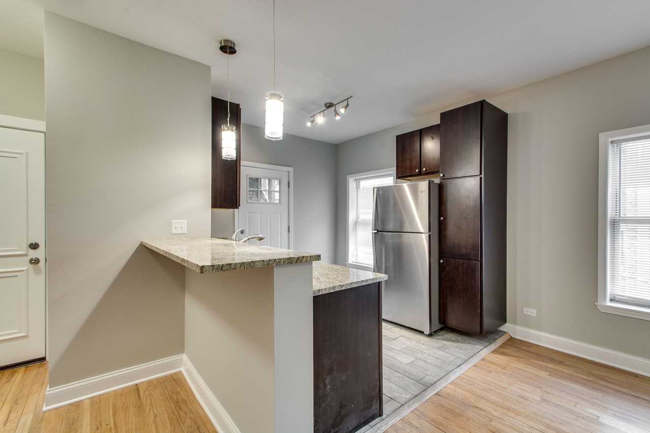 836 East 53rd Street - Photo 2 of 12