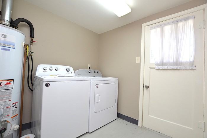 11 N Fraser Dr E - Photo 2 of 10