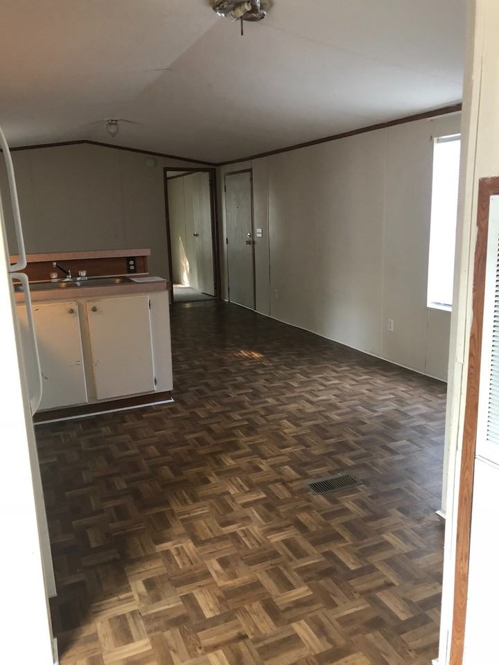 2305 Dogwood Ln - Photo 2 of 5