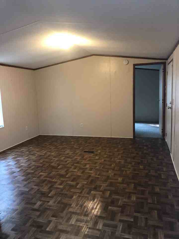 2305 Dogwood Ln - Photo 3 of 5