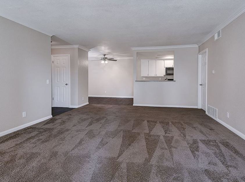 GRANDE - Photo 5 of 9