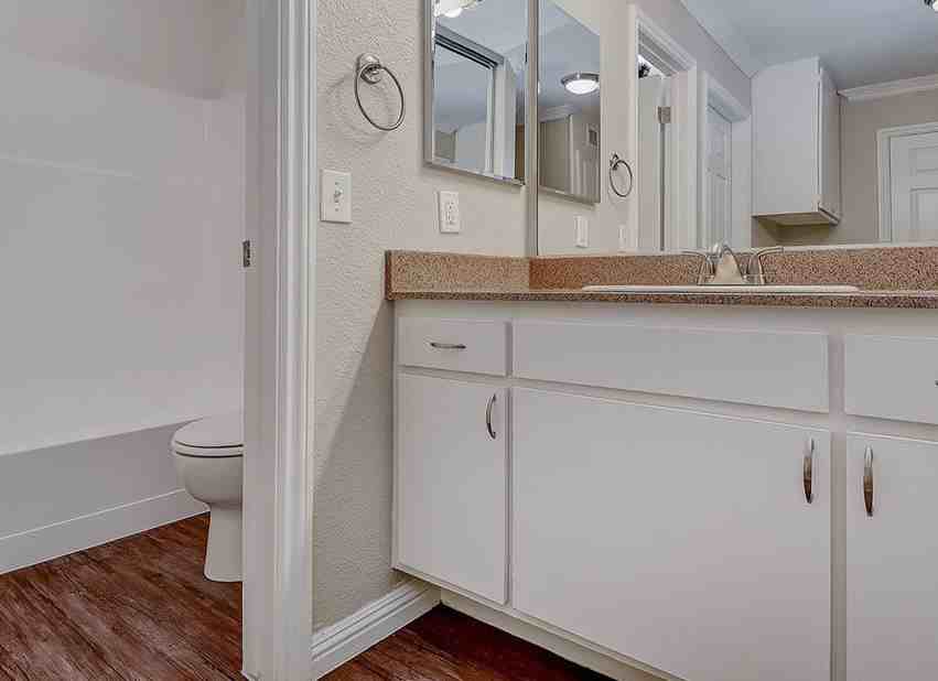 GRANDE - Photo 7 of 9