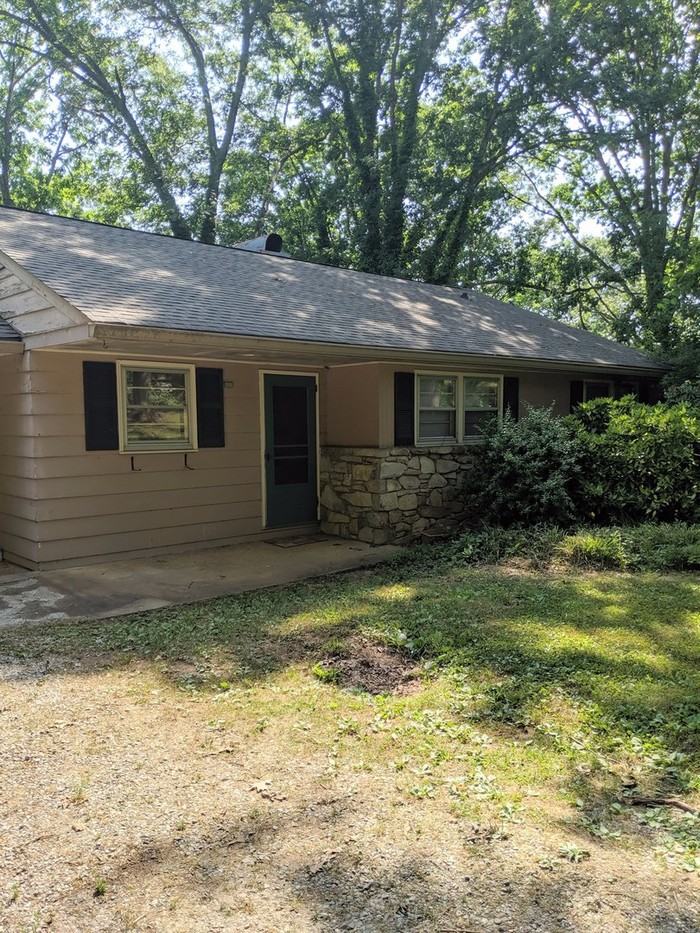 30 Waverly Ct - Photo 2 of 12