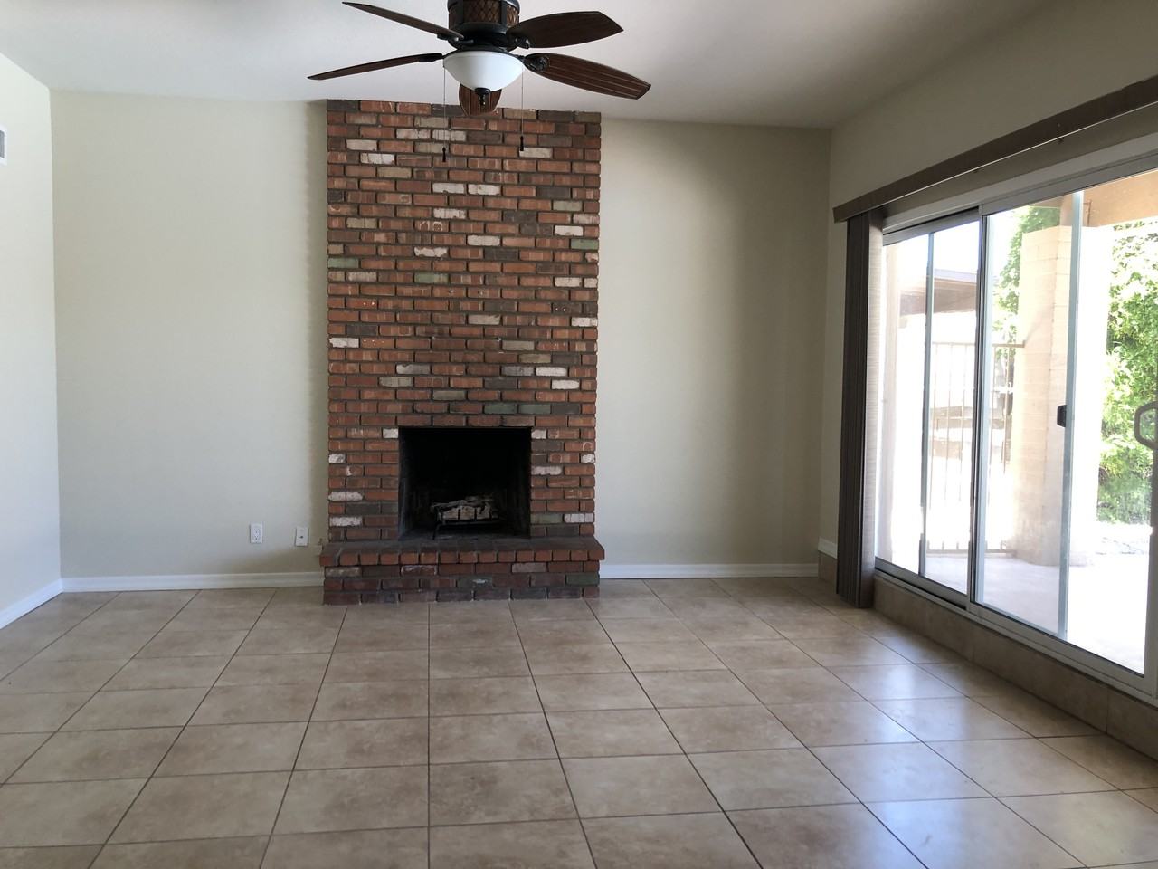 12631 N 39th Way - Photo 3 of 6