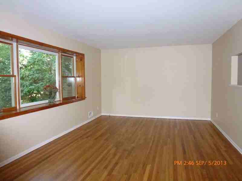 130 Arthur Dr - Photo 2 of 9