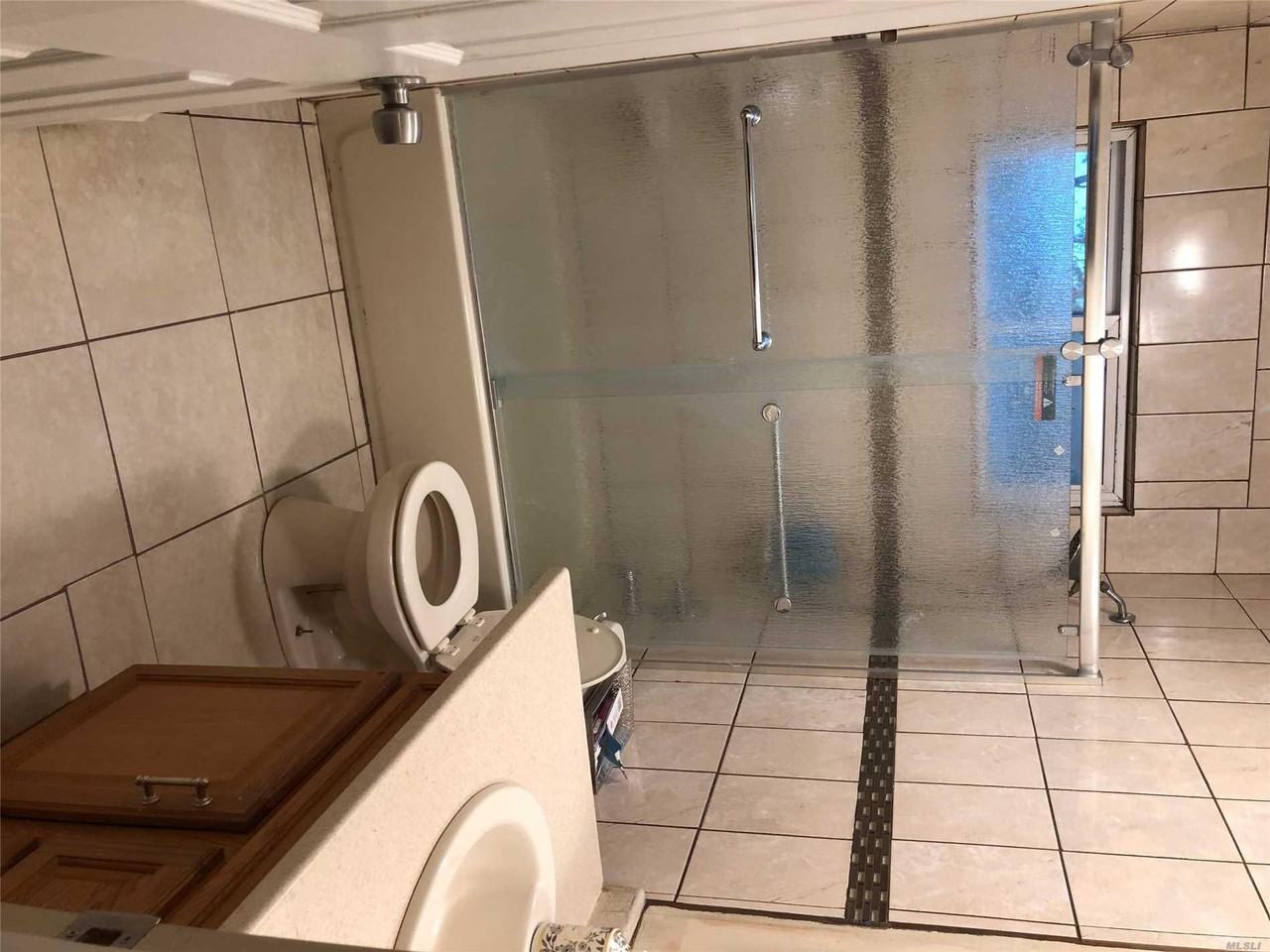 1 Kimberly Ave - Photo 2 of 7