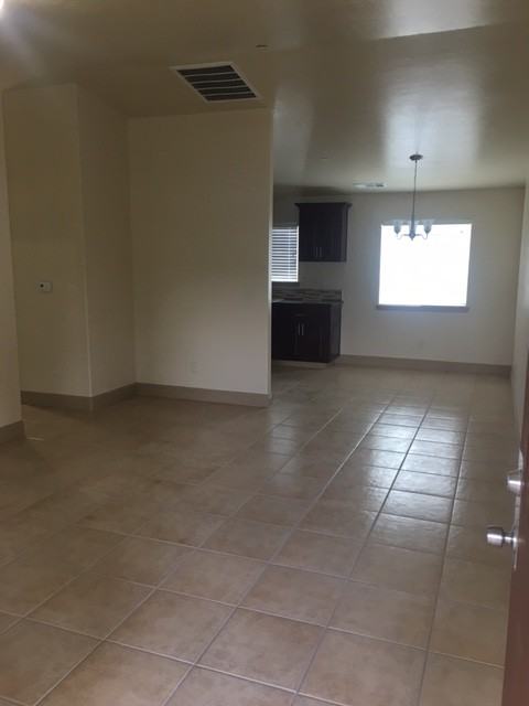 4827 E LANE AVE - Photo 2 of 9