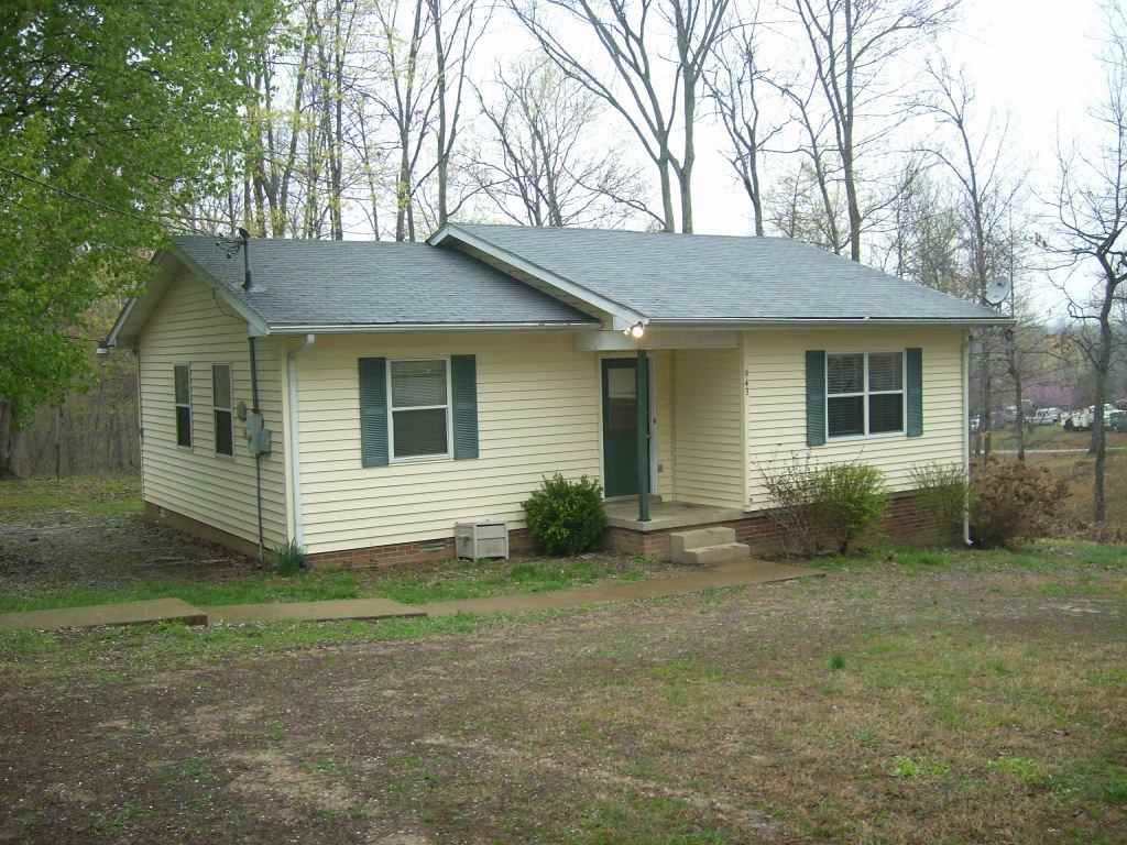 943 Lucas Ln - Photo 2 of 41