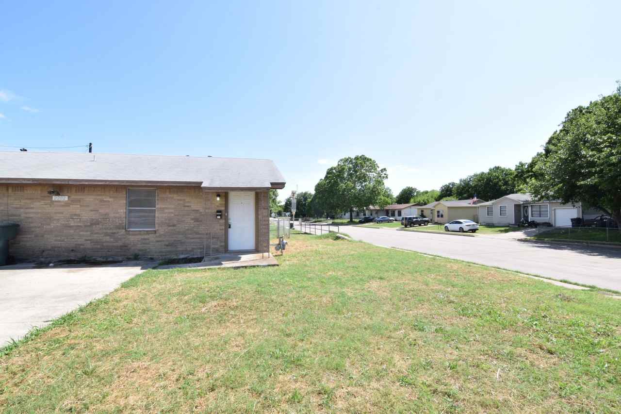 2202 Poage Ave - Photo 2 of 14