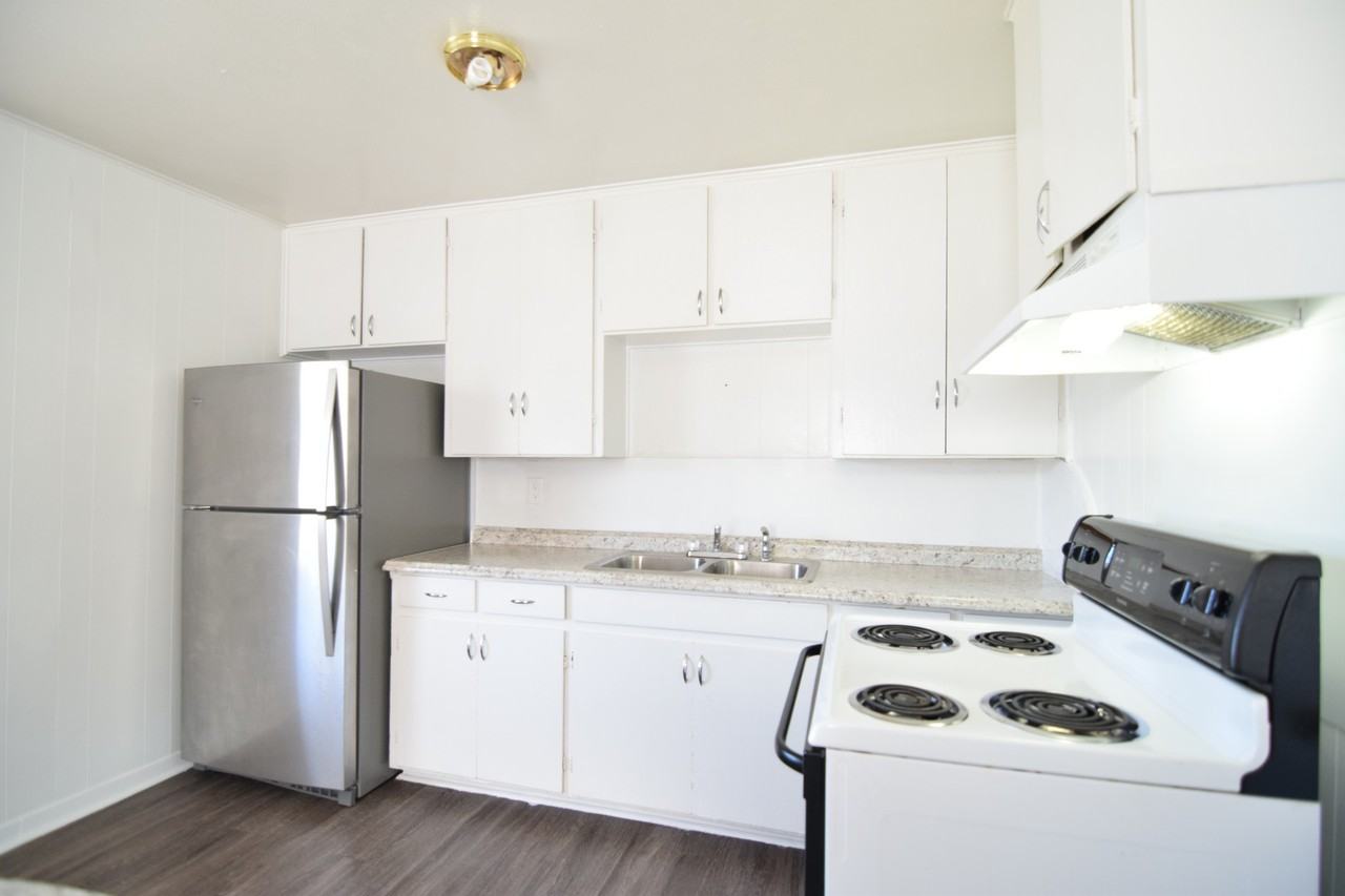 2202 Poage Ave - Photo 3 of 14