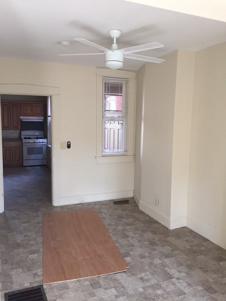 25 Lee Ave - Photo 3 of 11