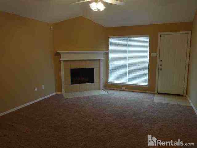 711 Chase View Dr - Photo 2 of 13