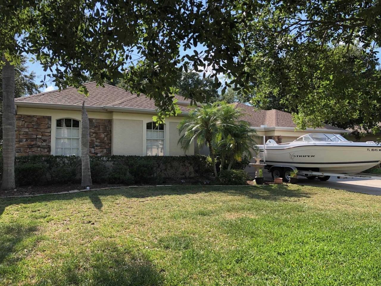 19128 Larchmont Dr - Photo 3 of 10