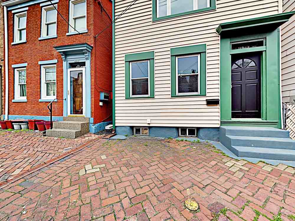 1917 Wharton St - Photo 2 of 15