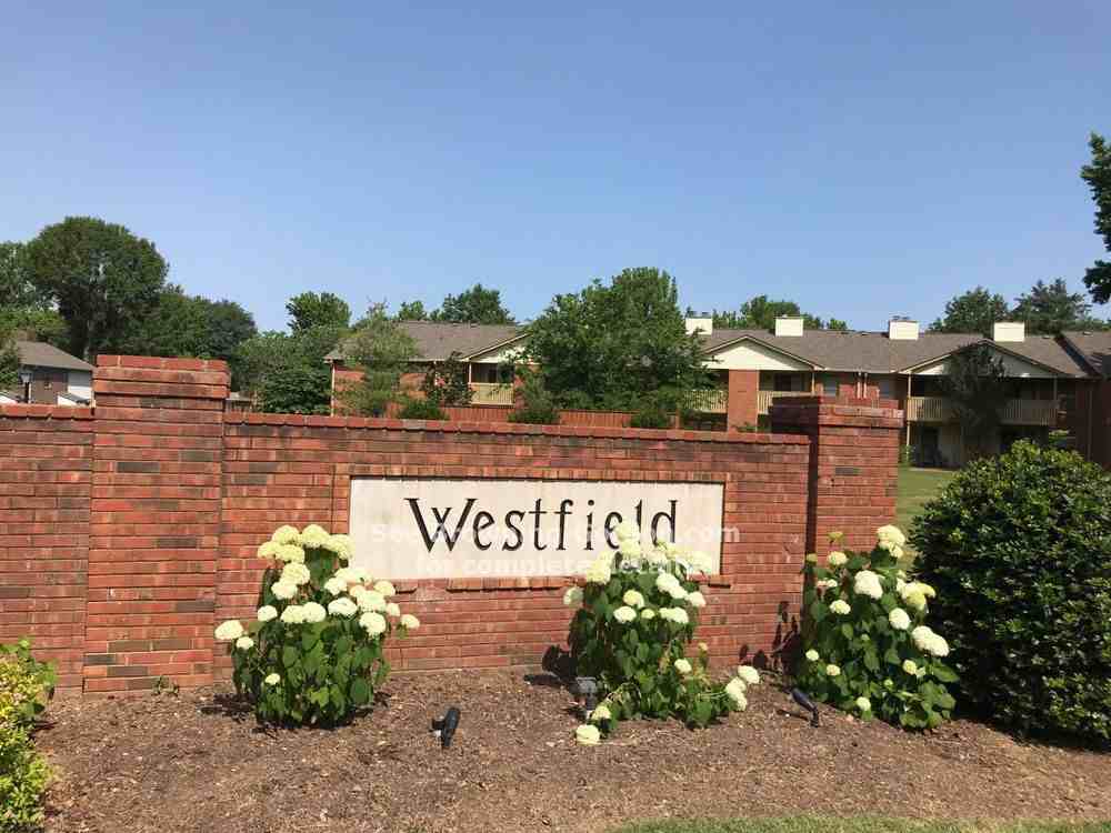 121 Westfield Dr - Photo 2 of 16