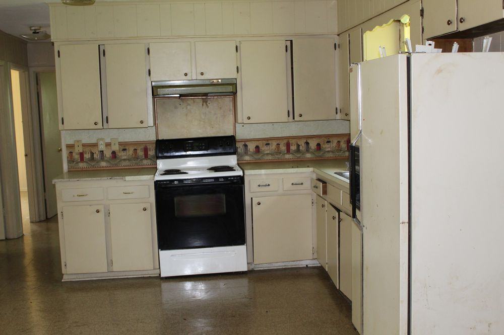 124 Lindsey Cir - Photo 2 of 7