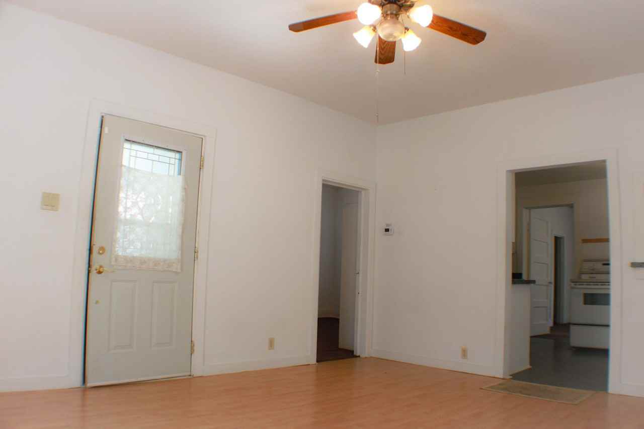 1934 N Burns - Photo 2 of 10