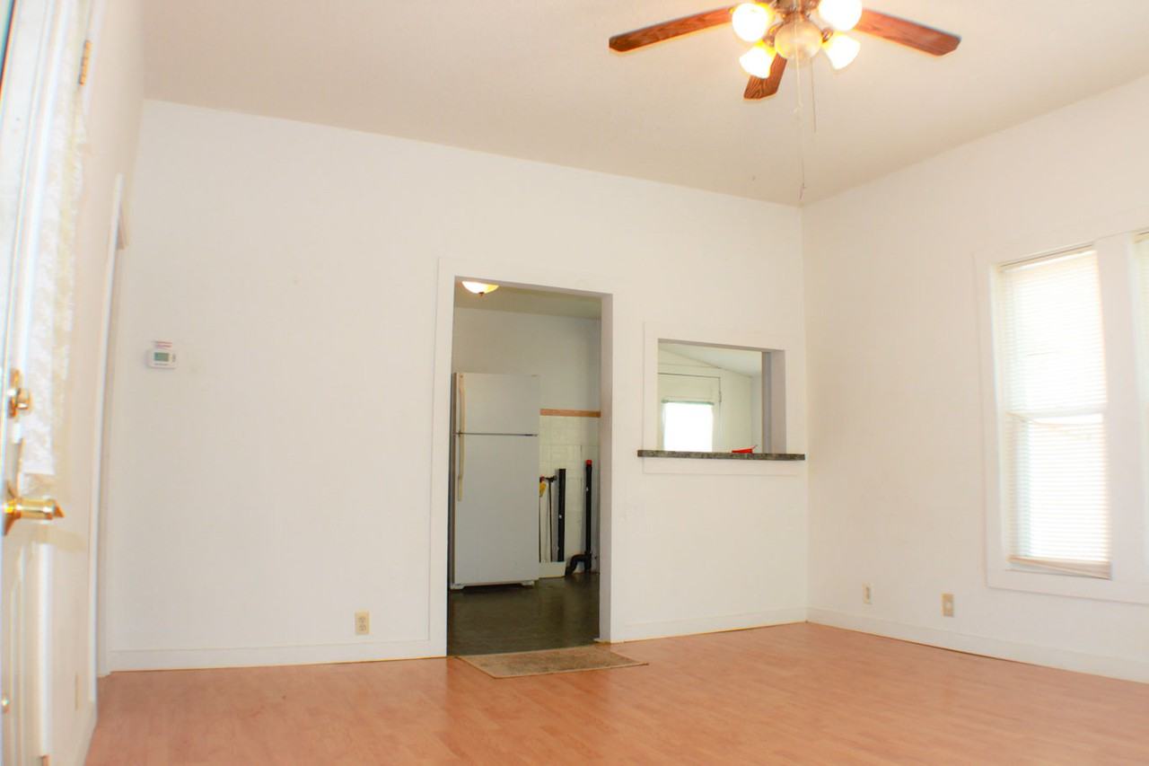 1934 N Burns - Photo 3 of 10