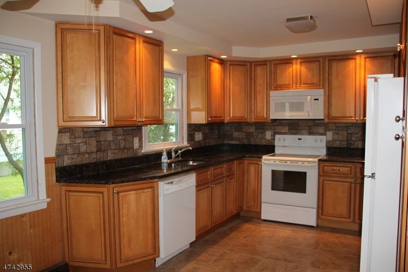 309 Windsor Ave - Photo 2 of 8