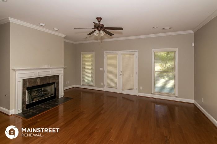 22818 Downing Park Cir - Photo 3 of 16
