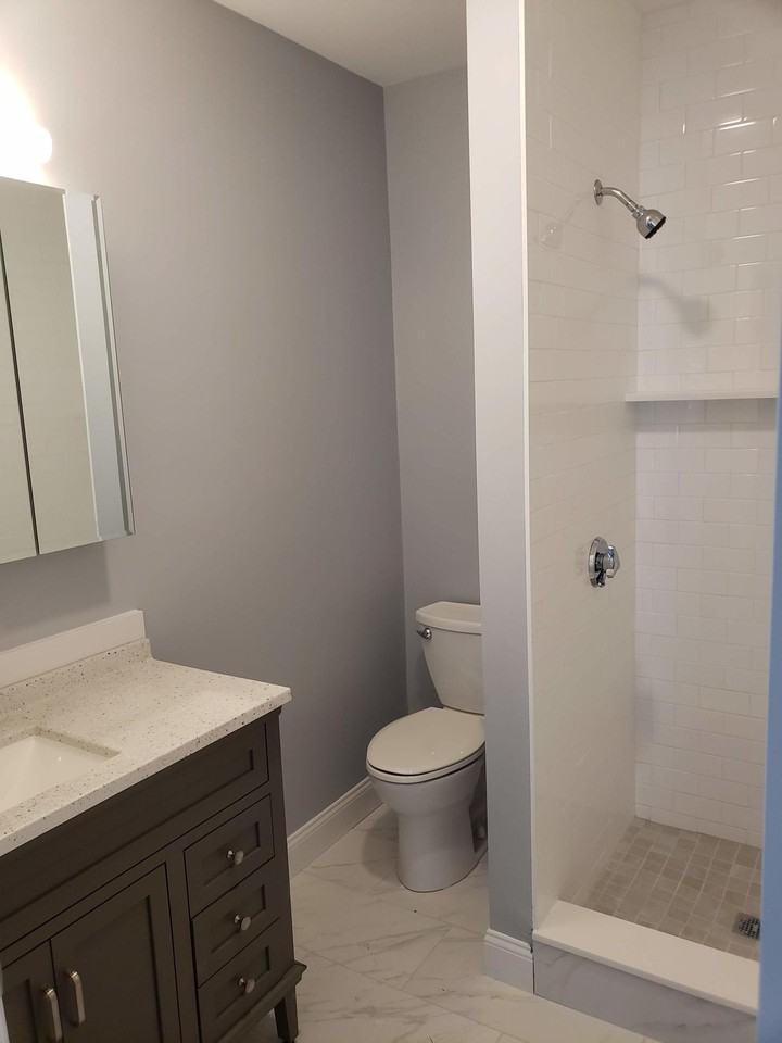 121 W Adams St - Photo 3 of 16