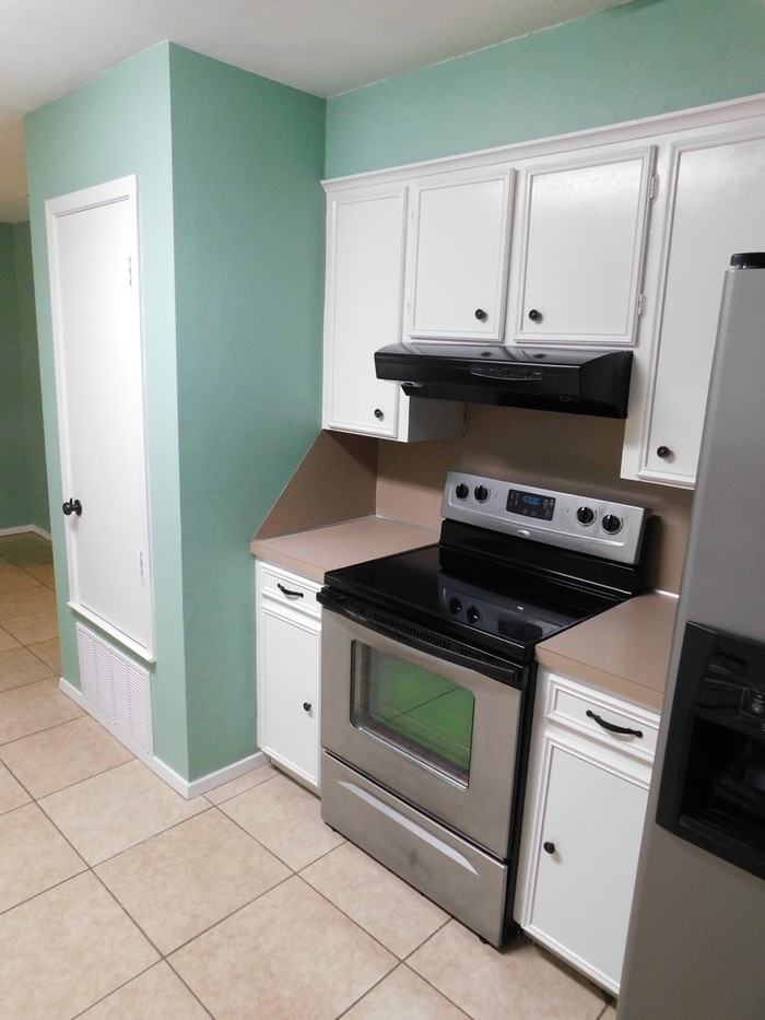 805 Corey Dr - Photo 3 of 22