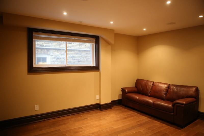 Brunswick Ave & Bloor St W - Photo 4 of 11