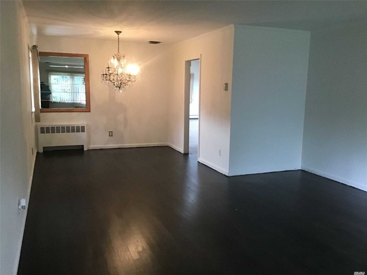 201 Whitehall Blvd - Photo 3 of 11