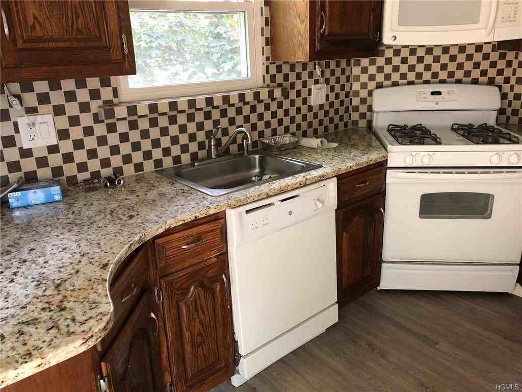 76 Duelk Ave - Photo 3 of 13