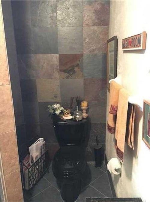 9141 Lake Park Cir N - Photo 3 of 8