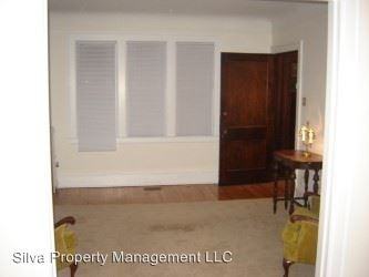 910 Beaconsfield - Photo 3 of 6
