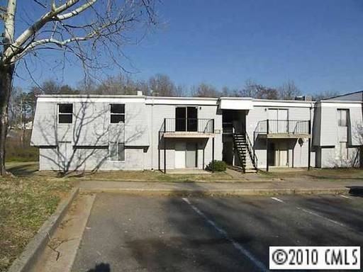 702 Farmhurst Dr #N