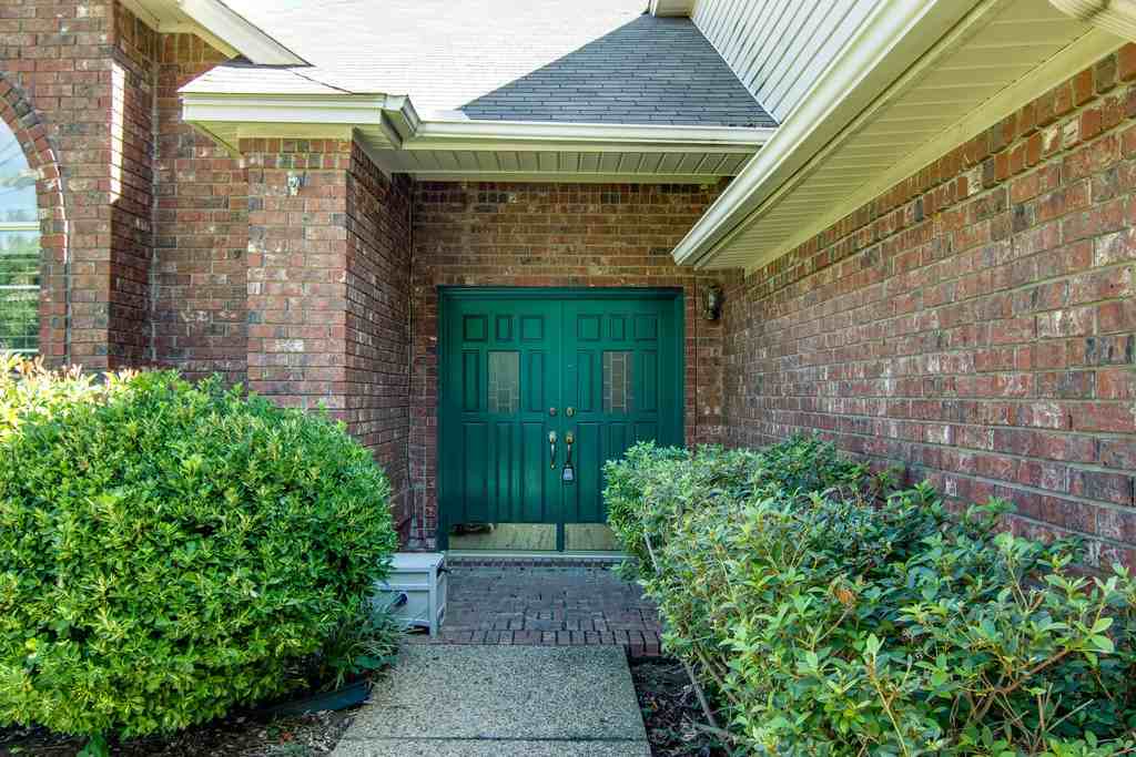 4801 Glenbrook Dr - Photo 2 of 33