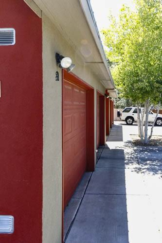 501 Madison Pl Se - Photo 3 of 33